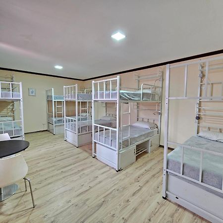 Hostel La Cali Inn Сан Хосе Екстериор снимка