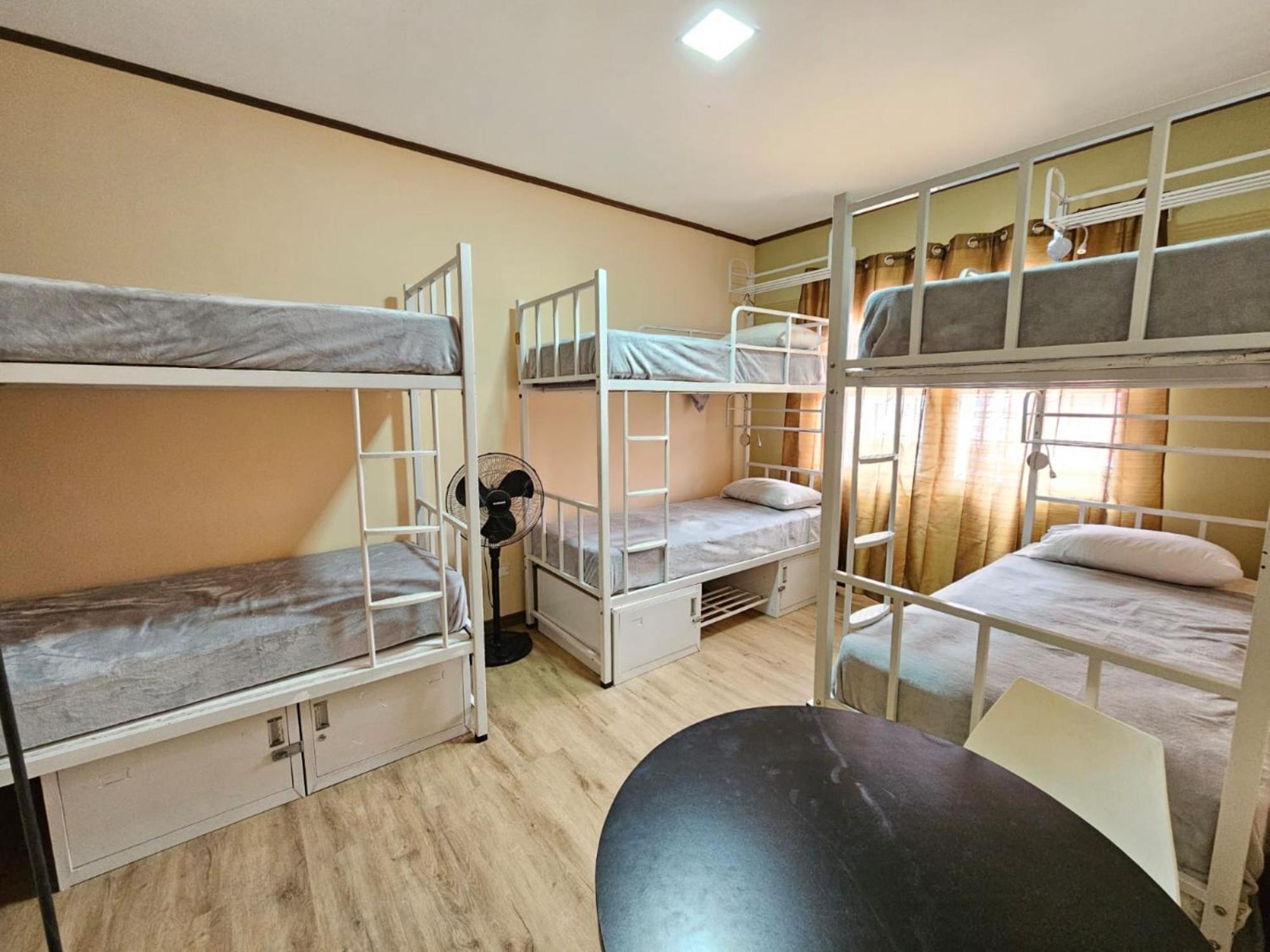 Hostel La Cali Inn Сан Хосе Екстериор снимка