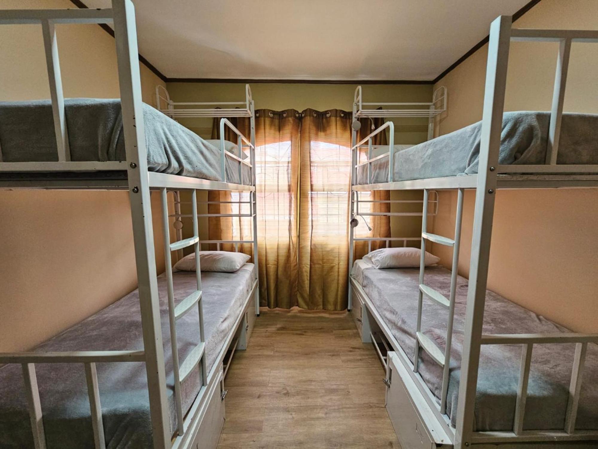 Hostel La Cali Inn Сан Хосе Екстериор снимка