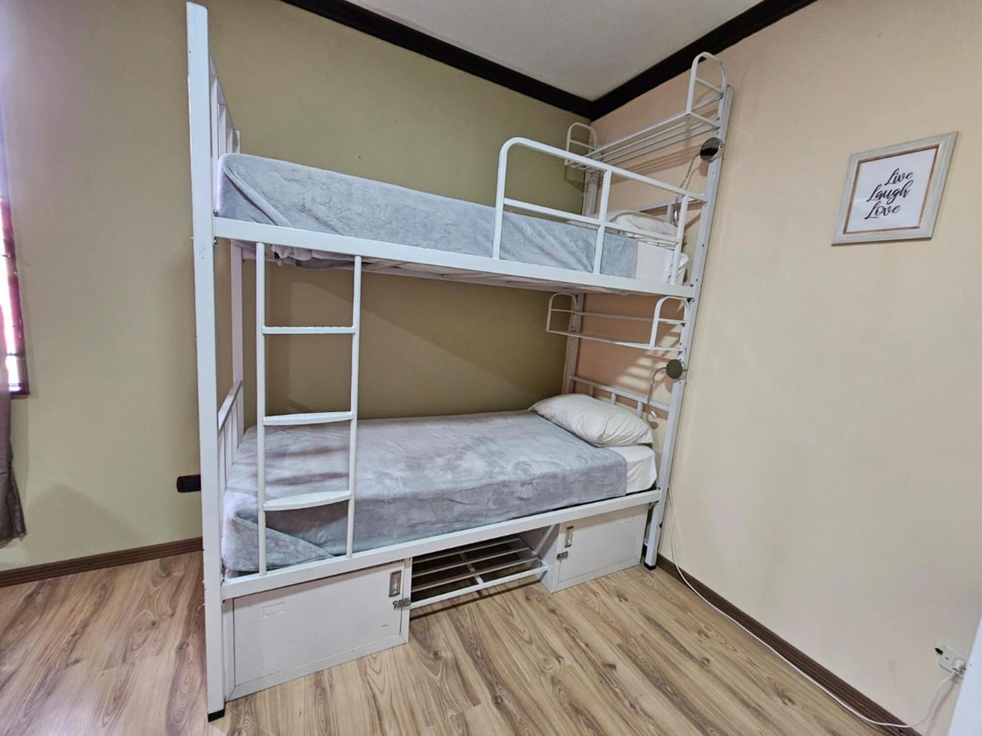 Hostel La Cali Inn Сан Хосе Екстериор снимка