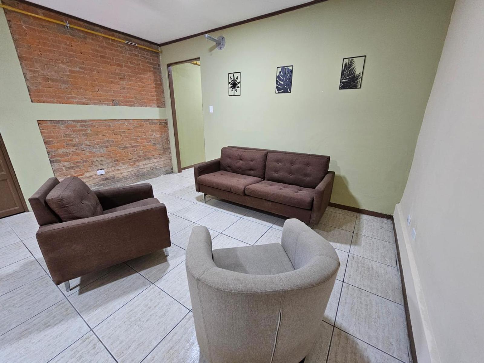 Hostel La Cali Inn Сан Хосе Екстериор снимка