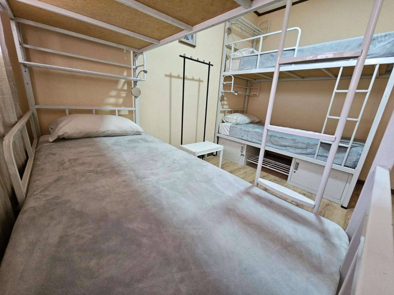 Hostel La Cali Inn Сан Хосе Екстериор снимка