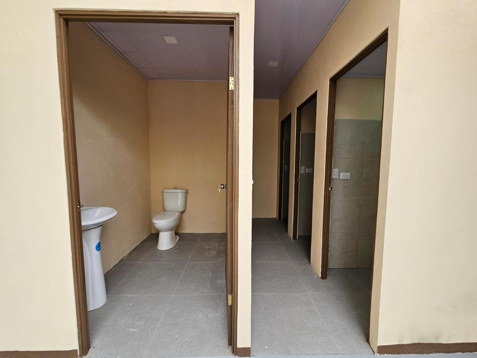 Hostel La Cali Inn Сан Хосе Екстериор снимка