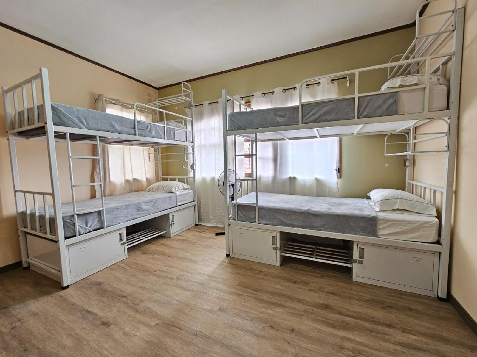Hostel La Cali Inn Сан Хосе Екстериор снимка