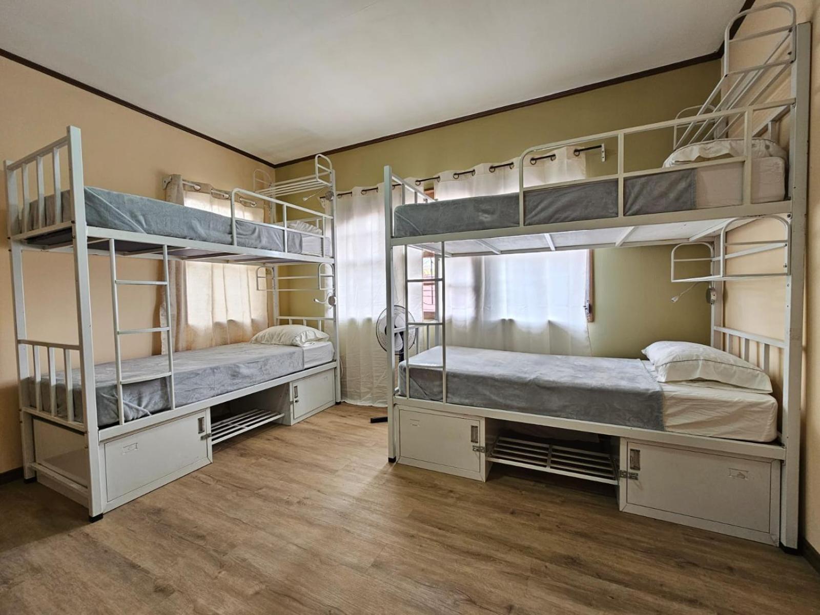 Hostel La Cali Inn Сан Хосе Екстериор снимка