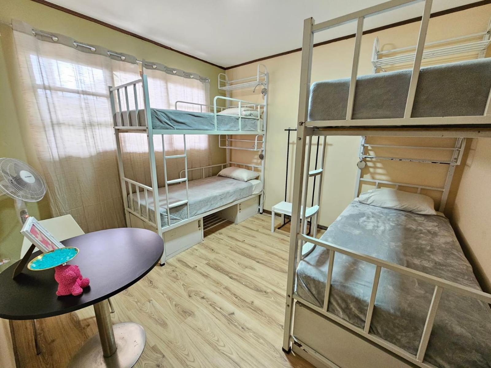 Hostel La Cali Inn Сан Хосе Екстериор снимка