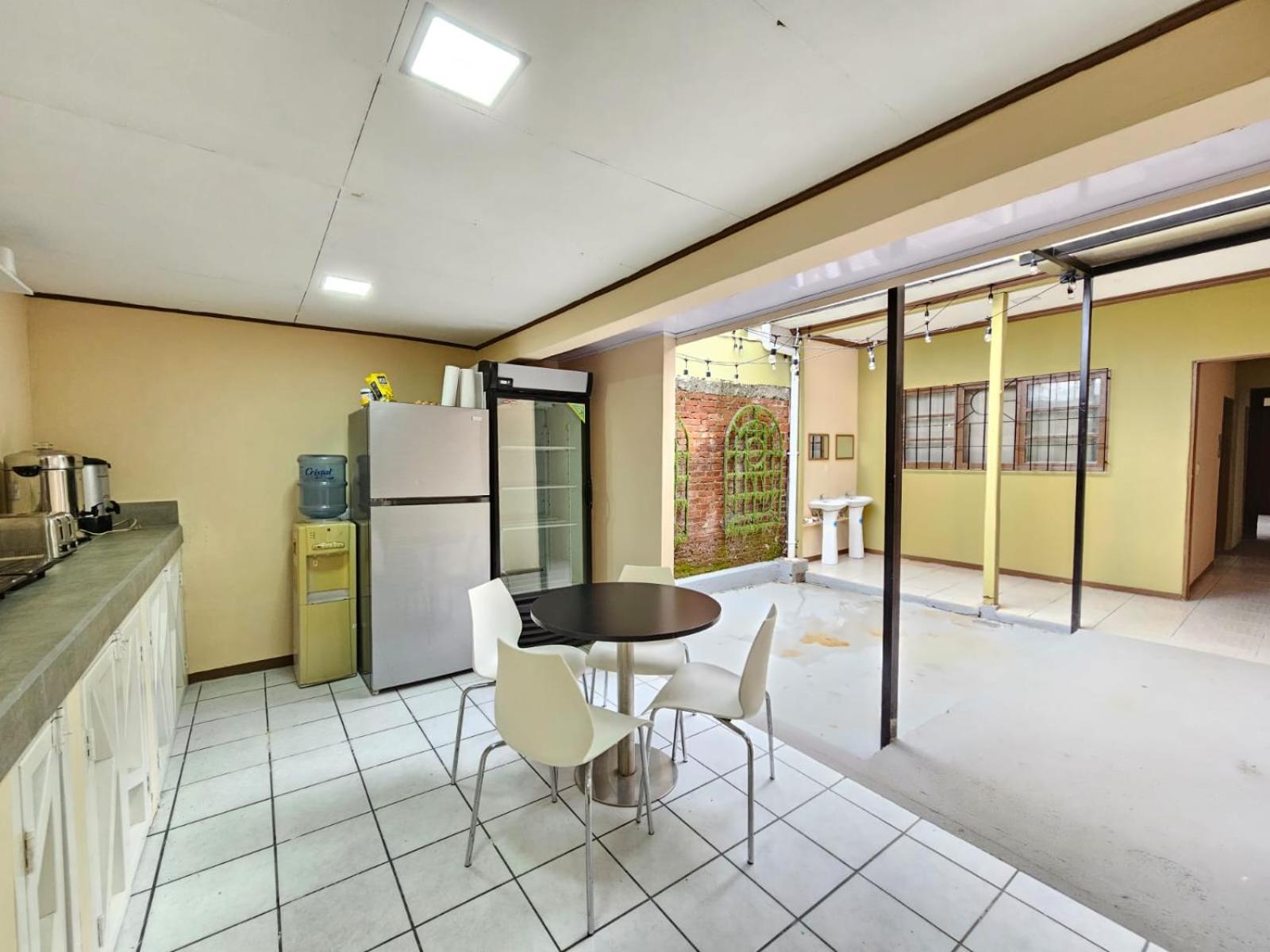 Hostel La Cali Inn Сан Хосе Екстериор снимка