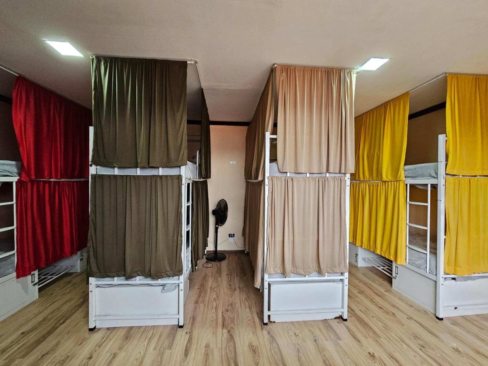 Hostel La Cali Inn Сан Хосе Екстериор снимка