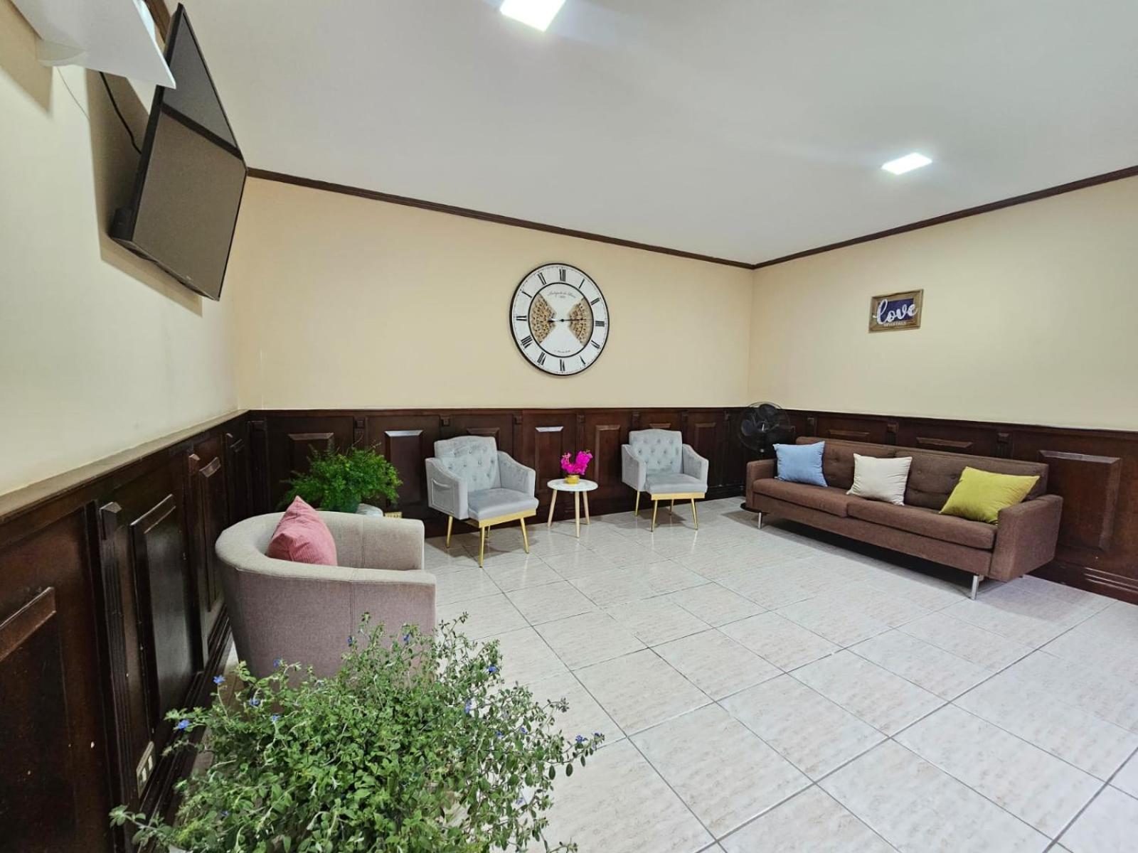 Hostel La Cali Inn Сан Хосе Екстериор снимка