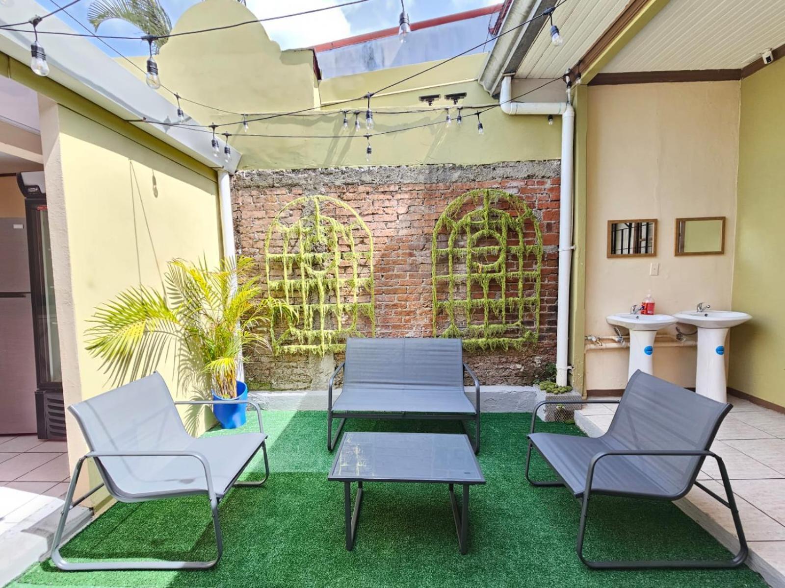 Hostel La Cali Inn Сан Хосе Екстериор снимка